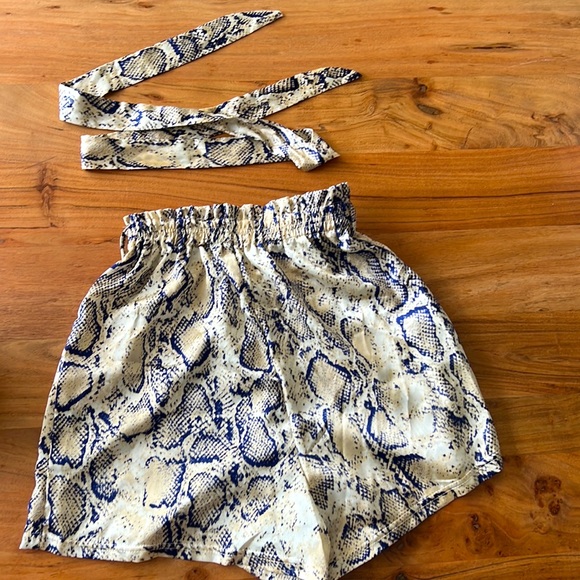 Shein silk python shorts - Picture 2 of 2
